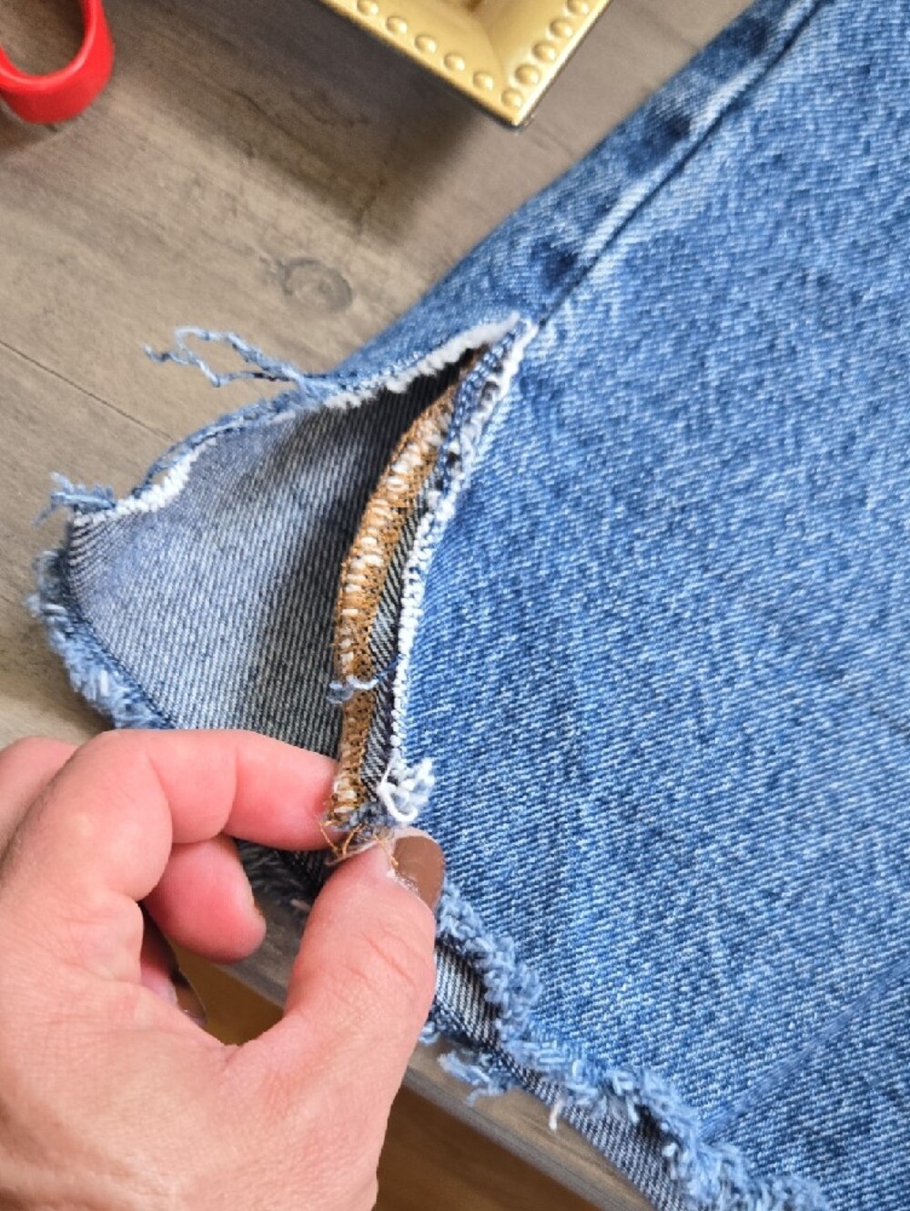 Levis Bermuda Cut Off Destructed Shorts - Picture 8 of 8